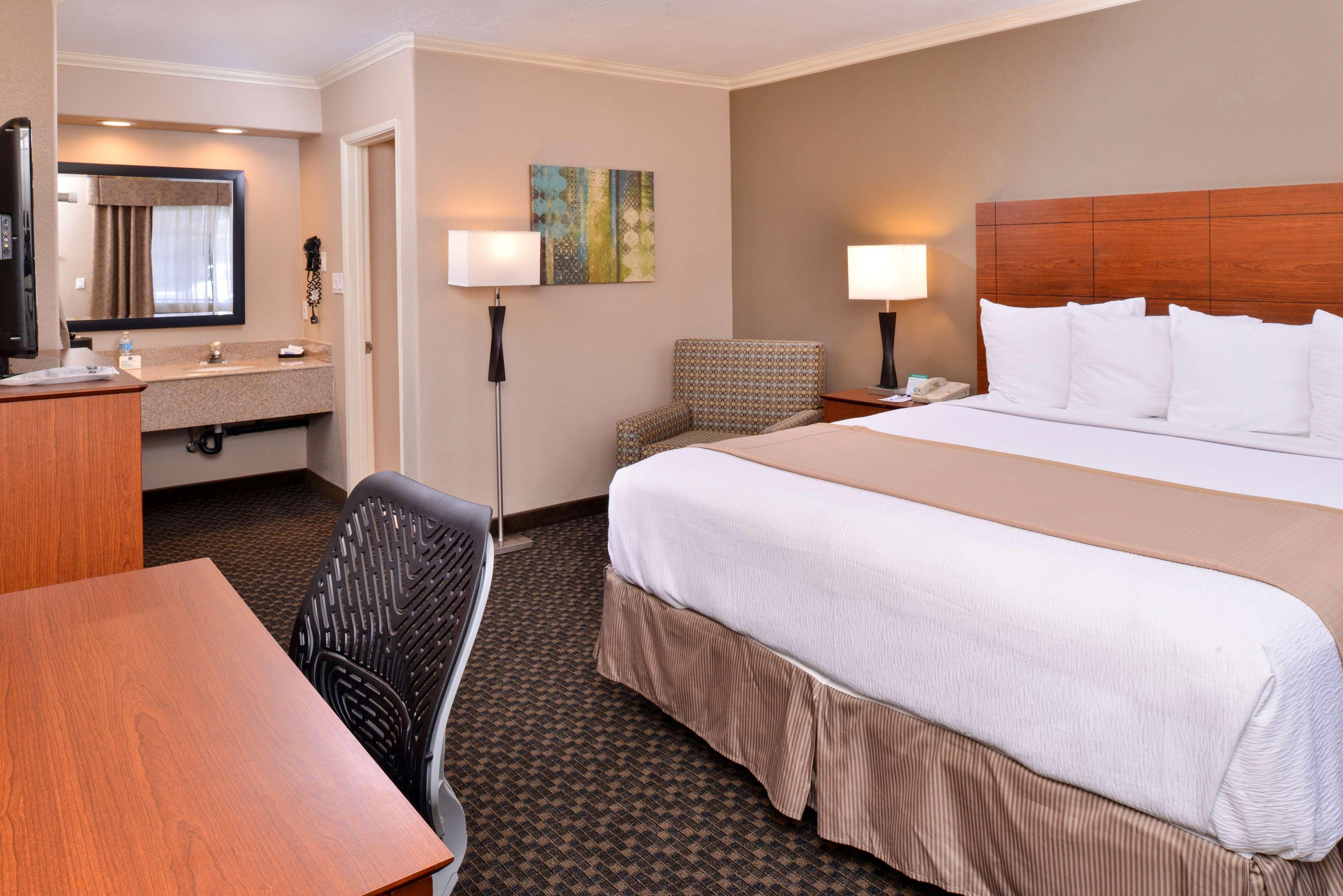 Western Hotel Oxnard