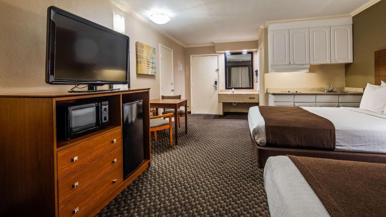 Western Hotel Oxnard